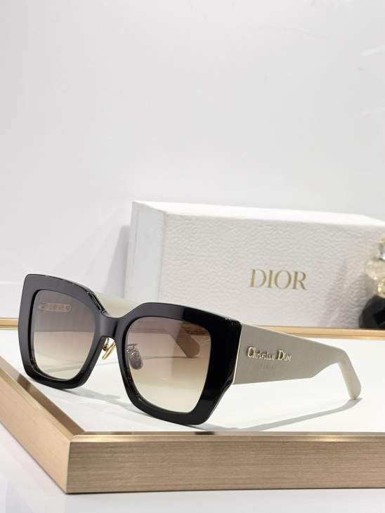 Picture of Dior Sunglasses _SKUfw76705667fw